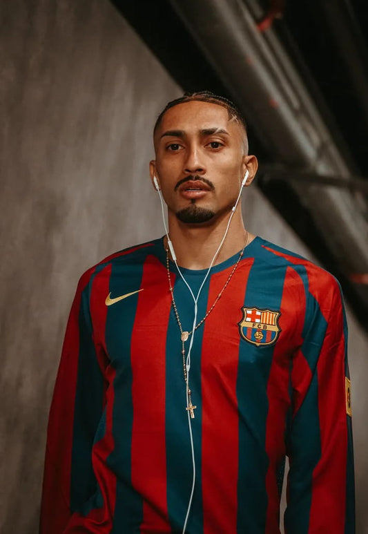 Barcelona’s 2006 home kit Embroidery Ronaldinho Edition