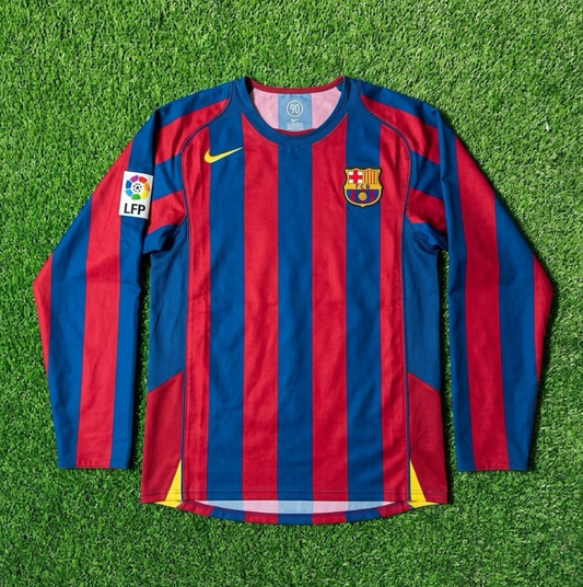 Barcelona’s 2006 home kit Embroidery Ronaldinho Edition